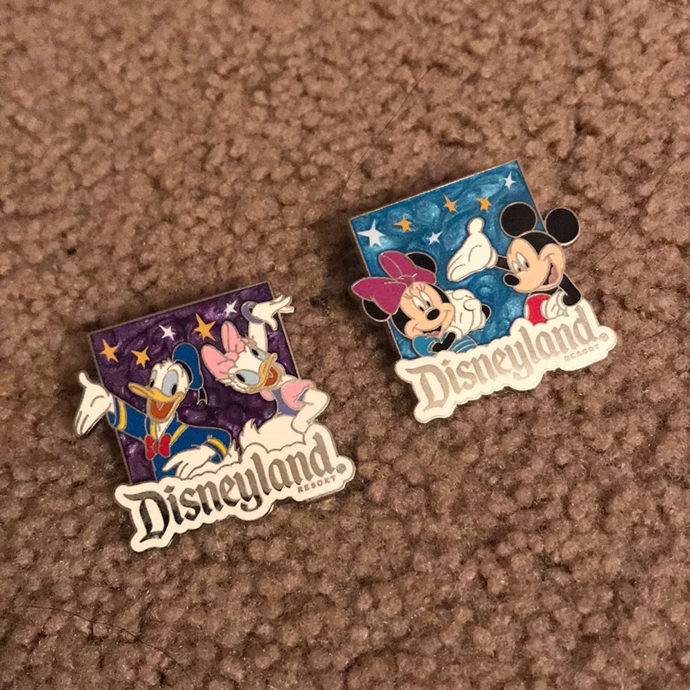 (SOLD) Disney Pins Set - Mickey & Friends